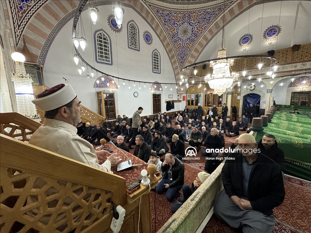 Karaman'da Berat Kandili dualarla idrak edildi