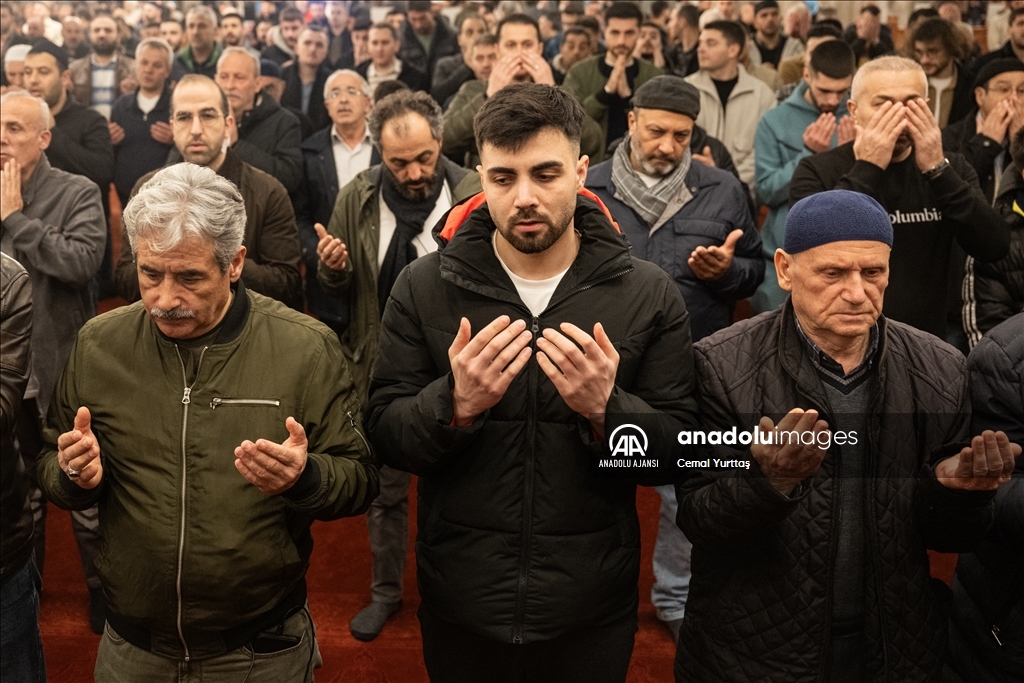 İstanbul'da Berat Kandili idrak edildi