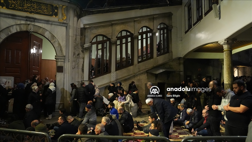 İstanbul'da Berat Kandili idrak edildi