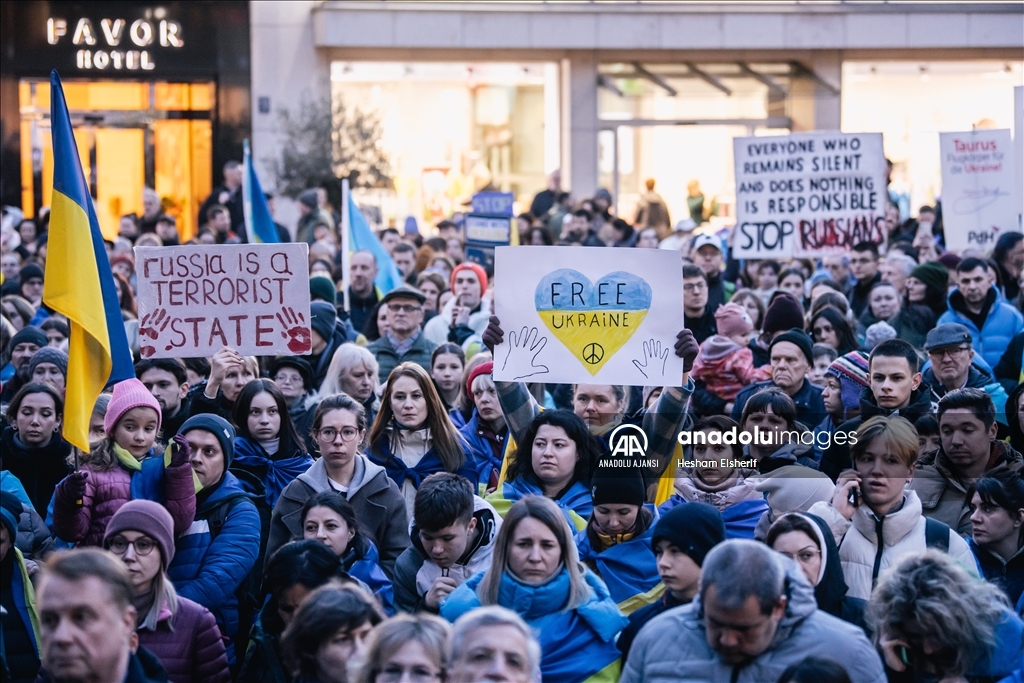 Almanya'da, Rusya-Ukrayna savaşının 2. yılı nedeniyle gösteri düzenlendi