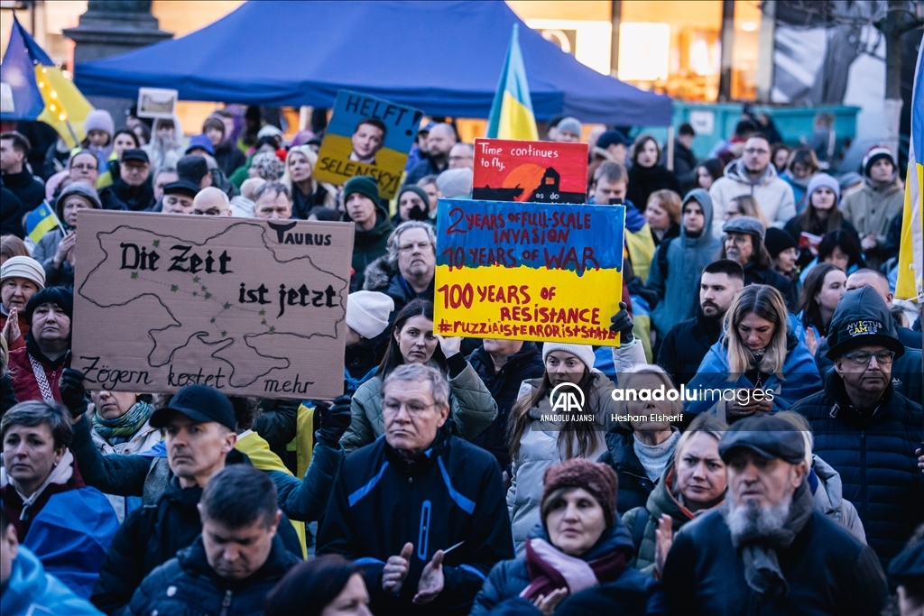 Almanya'da, Rusya-Ukrayna savaşının 2. yılı nedeniyle gösteri düzenlendi