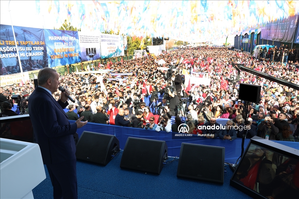 Cumhurbaşkanı Erdoğan, partisinin Kütahya mitingine katıldı