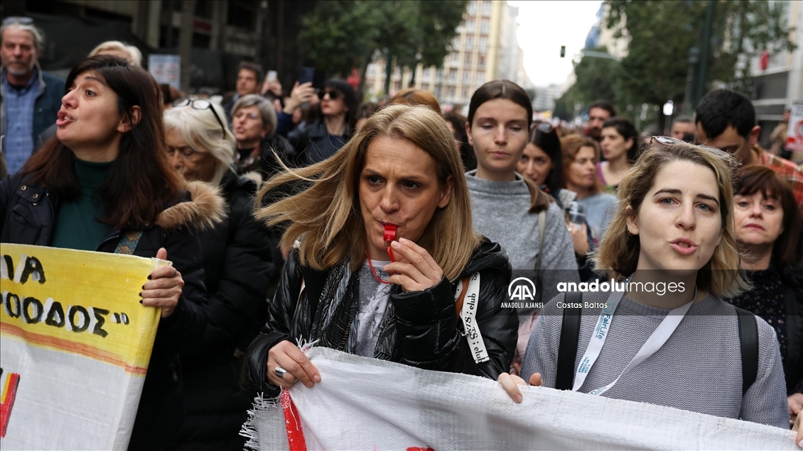 Yunanistan'da 57 kişinin ölümüne neden olan tren kazasının birinci yılı protestolarla anıldı