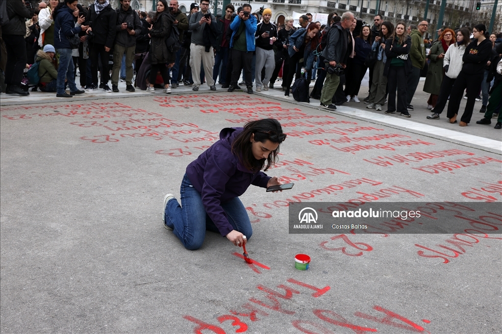 Yunanistan'da 57 kişinin ölümüne neden olan tren kazasının birinci yılı protestolarla anıldı