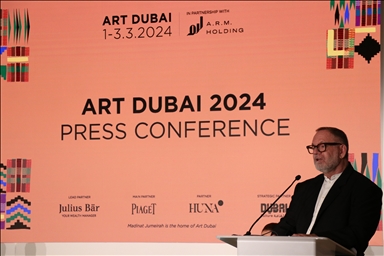 Art Dubai attracts gala of dilettantes 2 days before its formal opening
