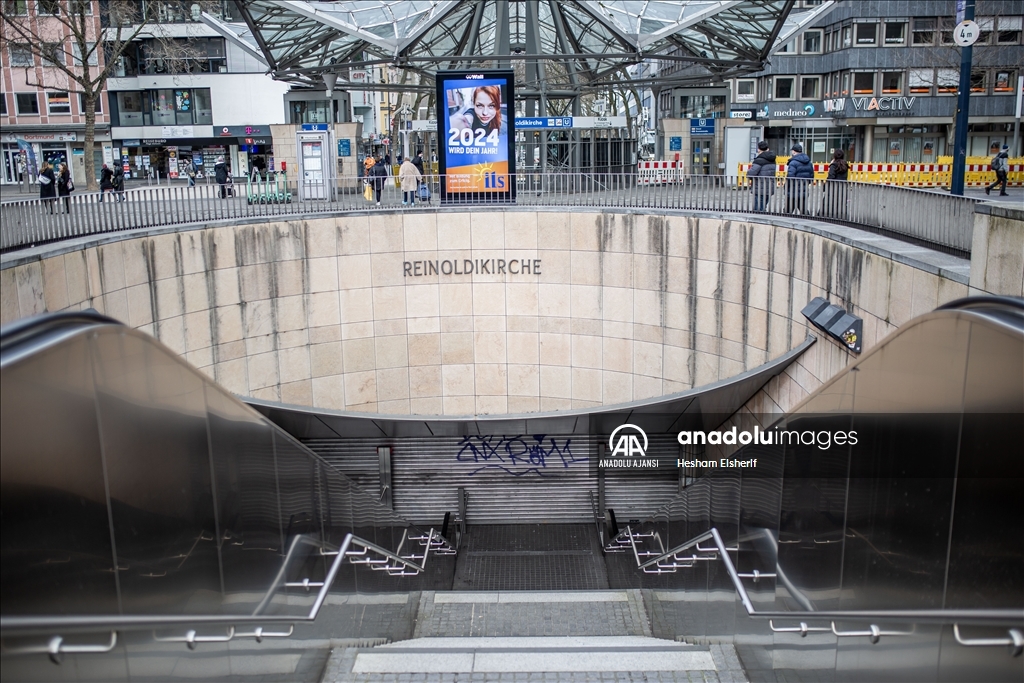 Almanya'da toplu taşıma çalışanları iki günlük greve gitti