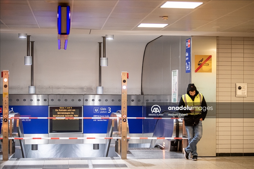 Almanya'da toplu taşıma çalışanları iki günlük greve gitti