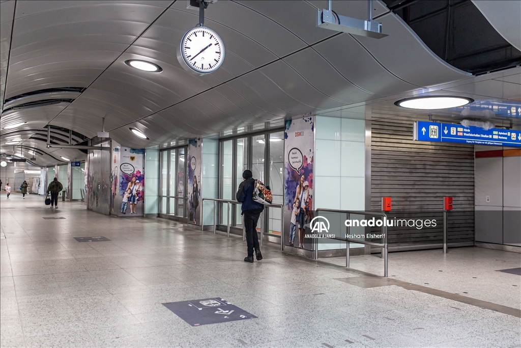 Almanya'da toplu taşıma çalışanları iki günlük greve gitti