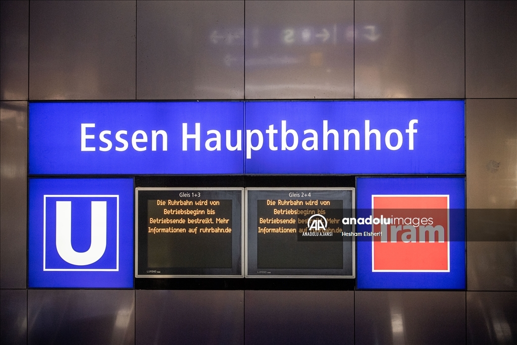 Almanya'da toplu taşıma çalışanları iki günlük greve gitti