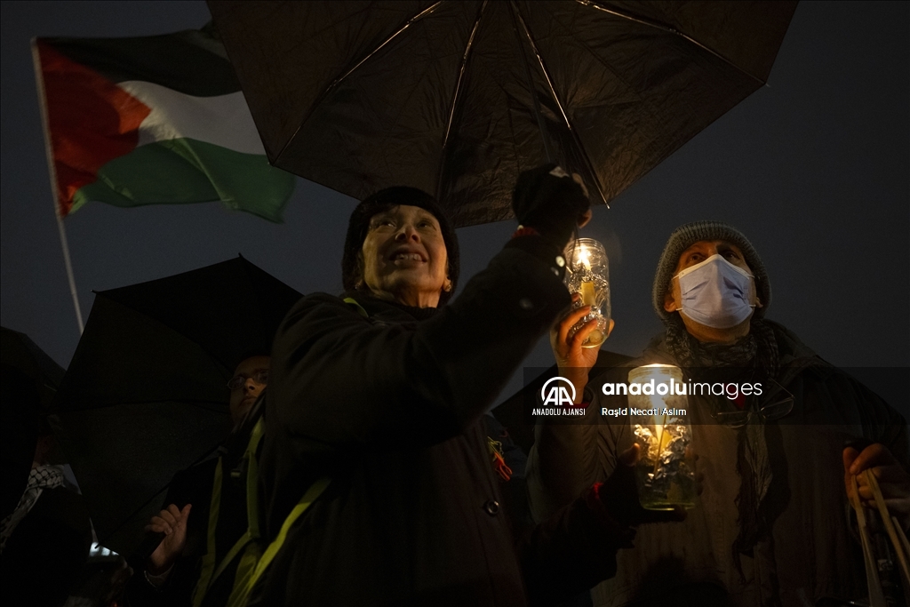 İsrail'i protesto için kendini yakan ABD askeri Londra'da anıldı
