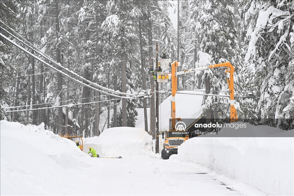 Snow blanketed Donner Lake area of Truckee in California