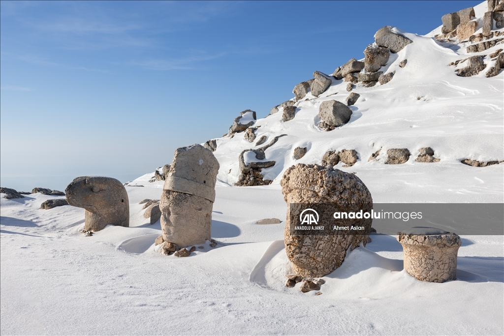 Adıyaman'da, tarihe ışık tutan Nemrut Dağı Ören Yeri