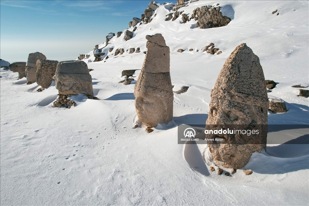 Adıyaman'da, tarihe ışık tutan Nemrut Dağı Ören Yeri