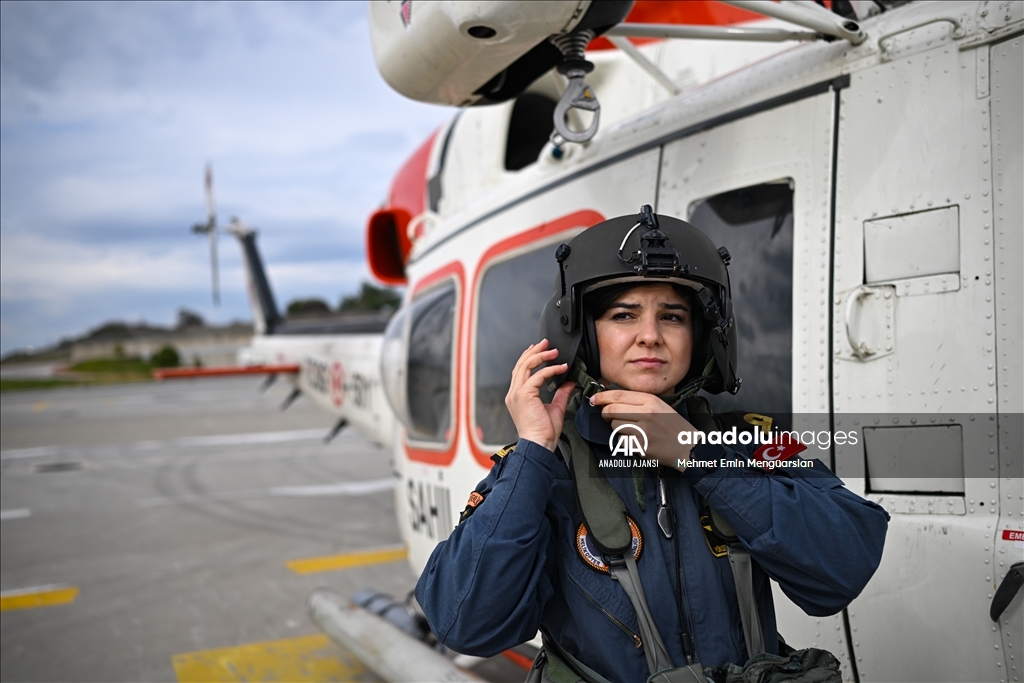 Sahil Güvenliğin kadın pilotları "iki mavi" arasında her an göreve hazır