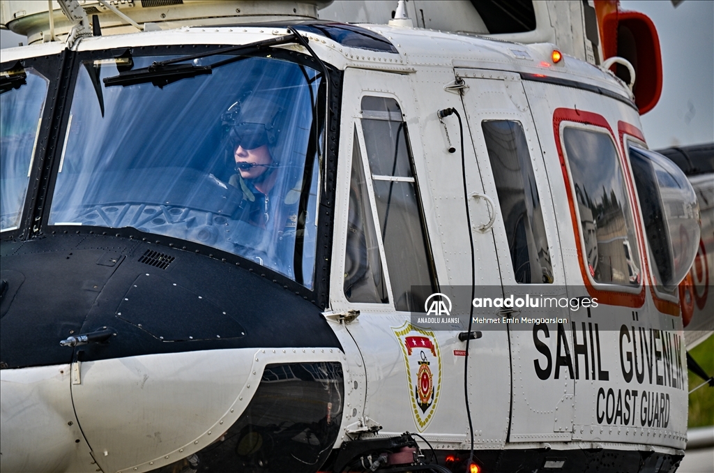 Sahil Güvenliğin kadın pilotları "iki mavi" arasında her an göreve hazır