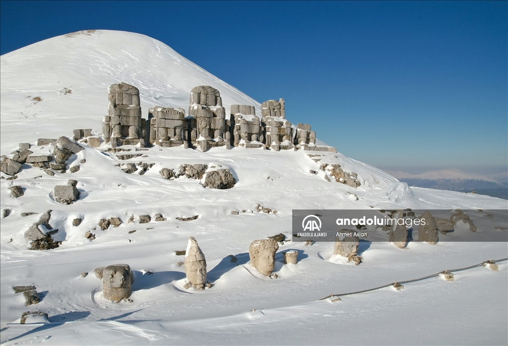 Adıyaman'da, tarihe ışık tutan Nemrut Dağı Ören Yeri