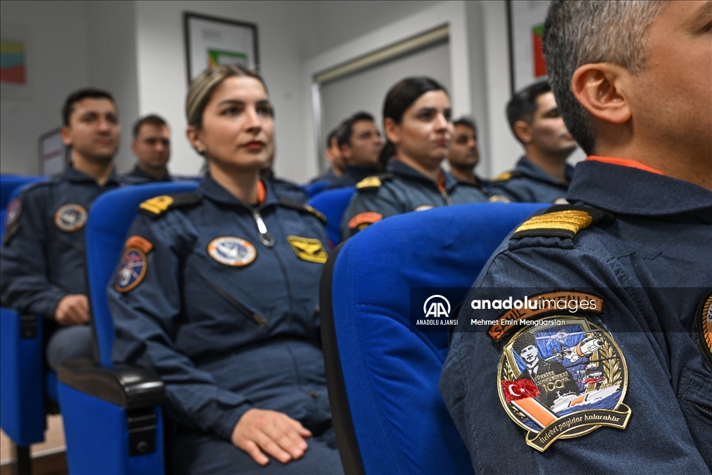 Sahil Güvenliğin kadın pilotları "iki mavi" arasında her an göreve hazır