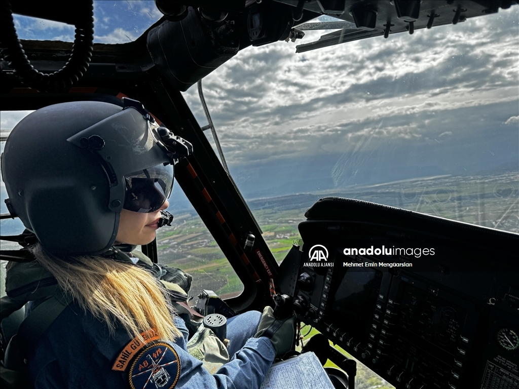 Sahil Güvenliğin kadın pilotları "iki mavi" arasında her an göreve hazır
