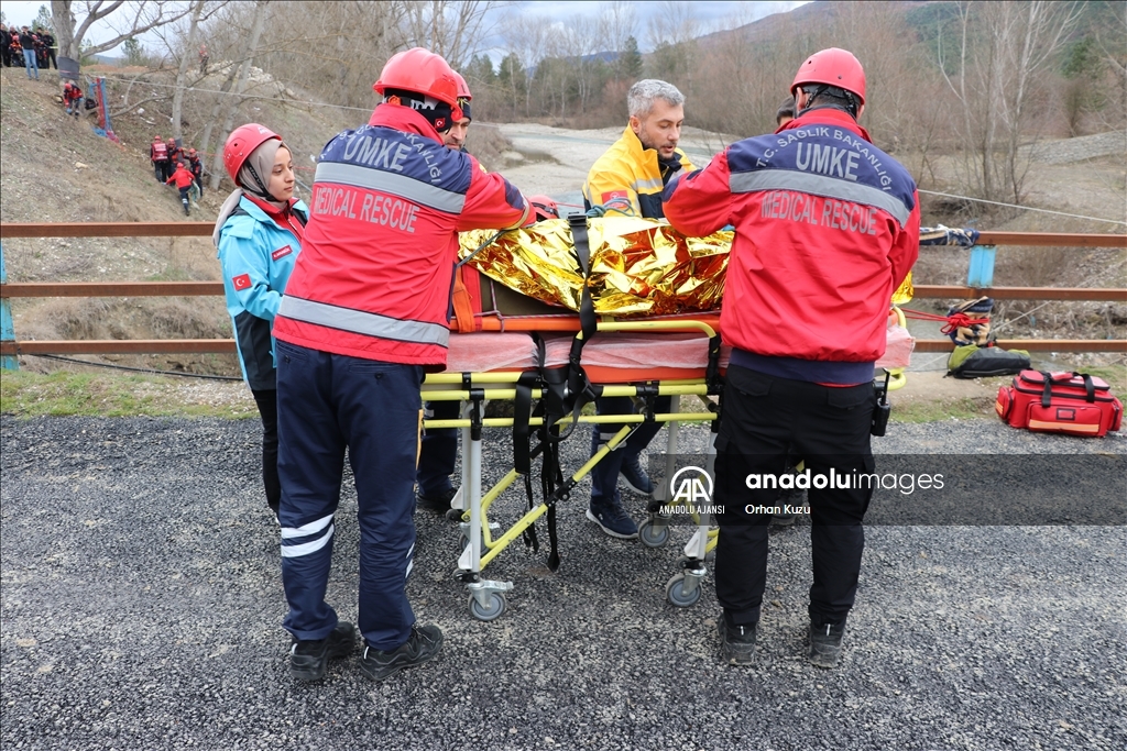 Karabük'te "Saha Uzantılı TAMP Deprem Tatbikatı" yapıldı