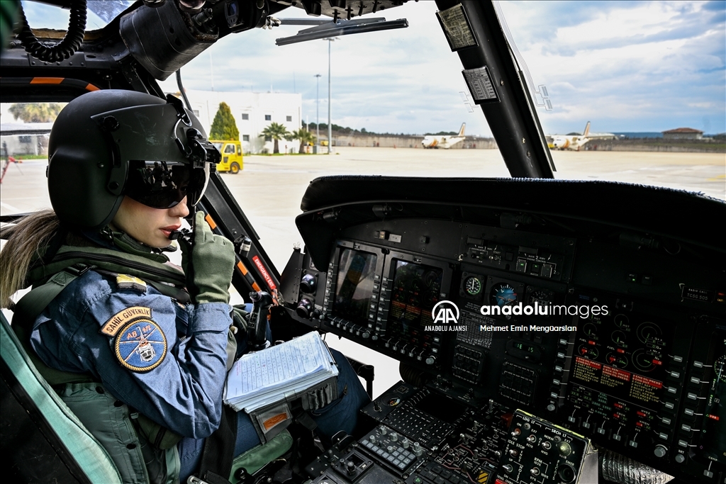 Sahil Güvenliğin kadın pilotları "iki mavi" arasında her an göreve hazır