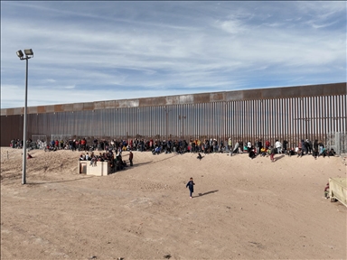Зголемен бројот на илегалните преминувања на границата меѓу САД и Мексико во февруари