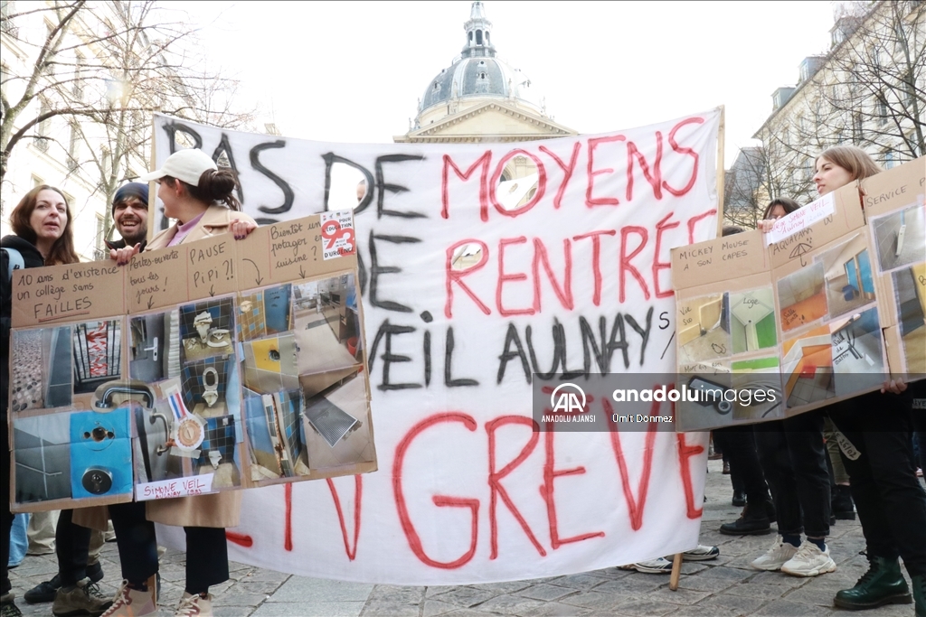 Seine-Saint-Denis'li öğretmenler Fransa'daki "okul ayrımcılığını" protesto etti