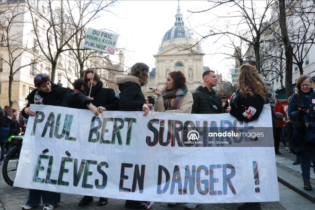 Seine-Saint-Denis'li öğretmenler Fransa'daki "okul ayrımcılığını" protesto etti