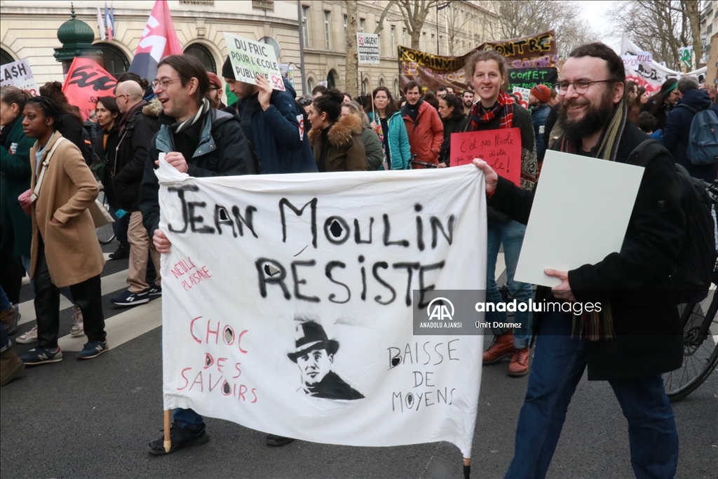 Seine-Saint-Denis'li öğretmenler Fransa'daki "okul ayrımcılığını" protesto etti