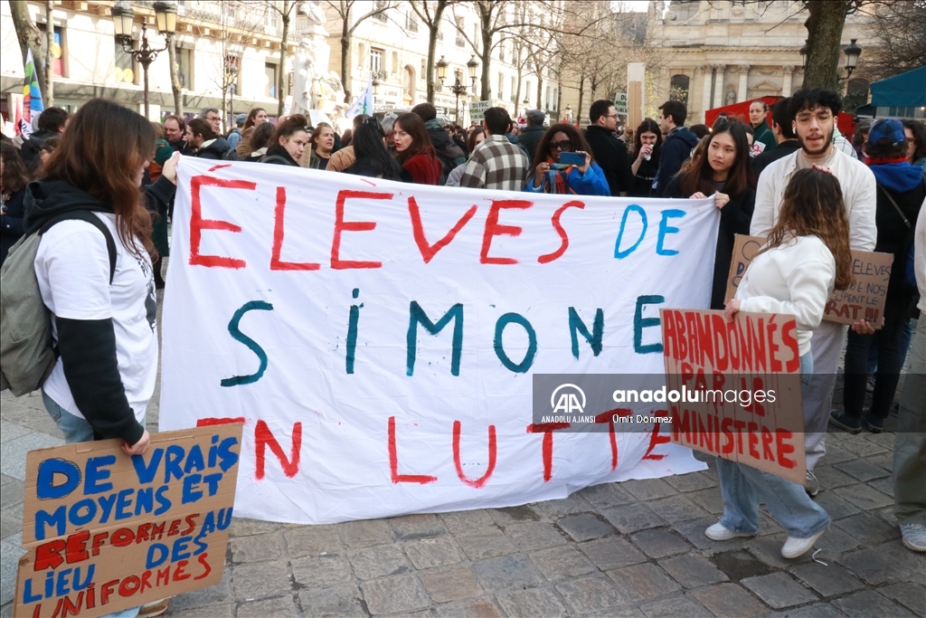 Seine-Saint-Denis'li öğretmenler Fransa'daki "okul ayrımcılığını" protesto etti
