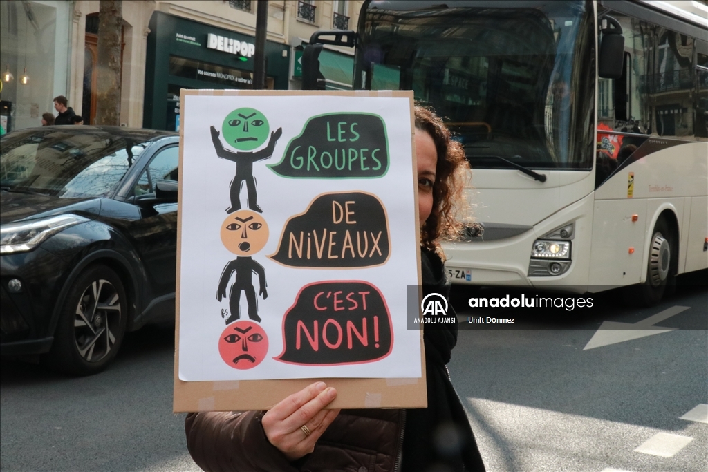 Seine-Saint-Denis'li öğretmenler Fransa'daki "okul ayrımcılığını" protesto etti