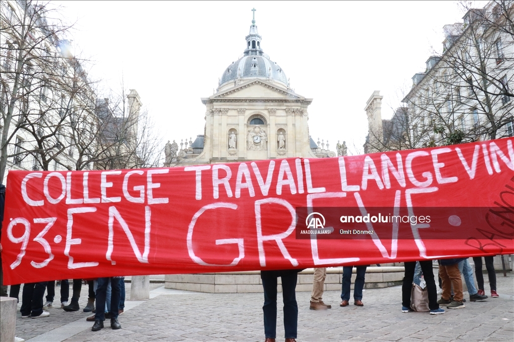 Seine-Saint-Denis'li öğretmenler Fransa'daki "okul ayrımcılığını" protesto etti