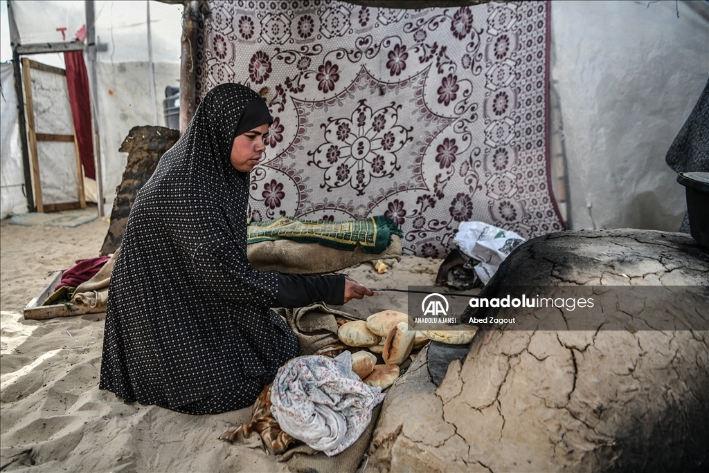 Han Yunus kentine yönelik saldırıda eşini ve 3 çocuğunu kaybeden Ebu Hamad
