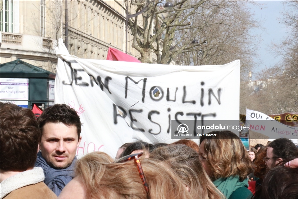 Seine-Saint-Denis'li öğretmenler Fransa'daki "okul ayrımcılığını" protesto etti