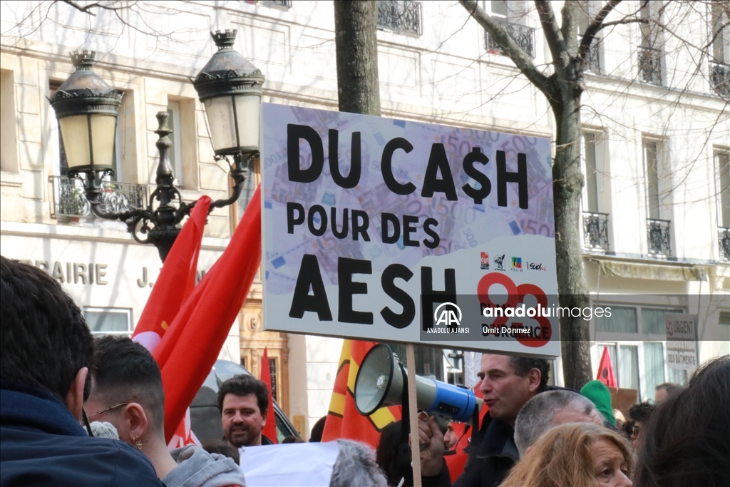 Seine-Saint-Denis'li öğretmenler Fransa'daki "okul ayrımcılığını" protesto etti