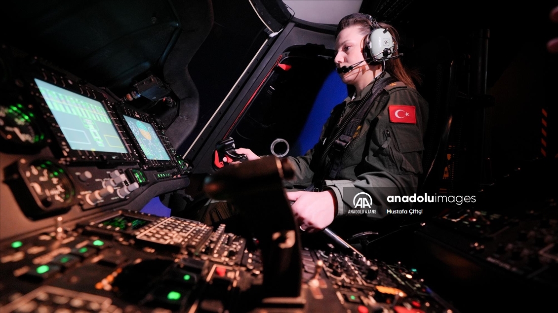 Kara Havacılık Komutanlığının kadın pilotları "çelik kanatları" gökyüzüyle buluşturuyor