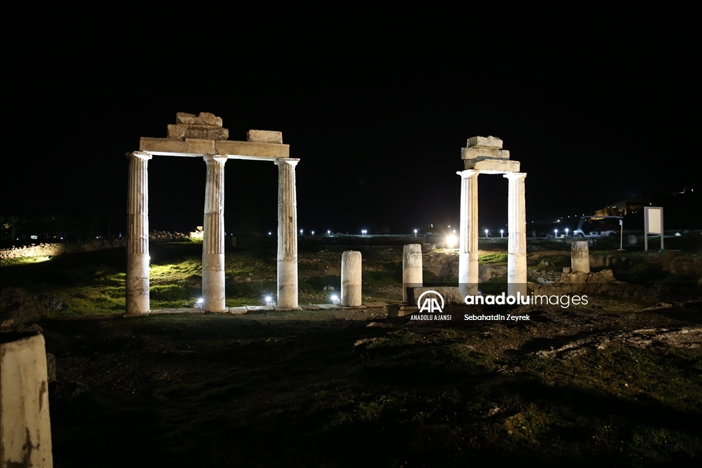 Denizli Hierapolis ören yerinde gece müzeciliğinin tanıtımı yapıldı