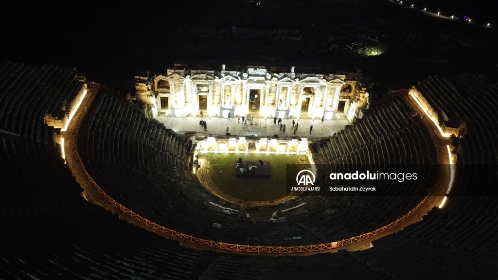 Denizli Hierapolis ören yerinde gece müzeciliğinin tanıtımı yapıldı