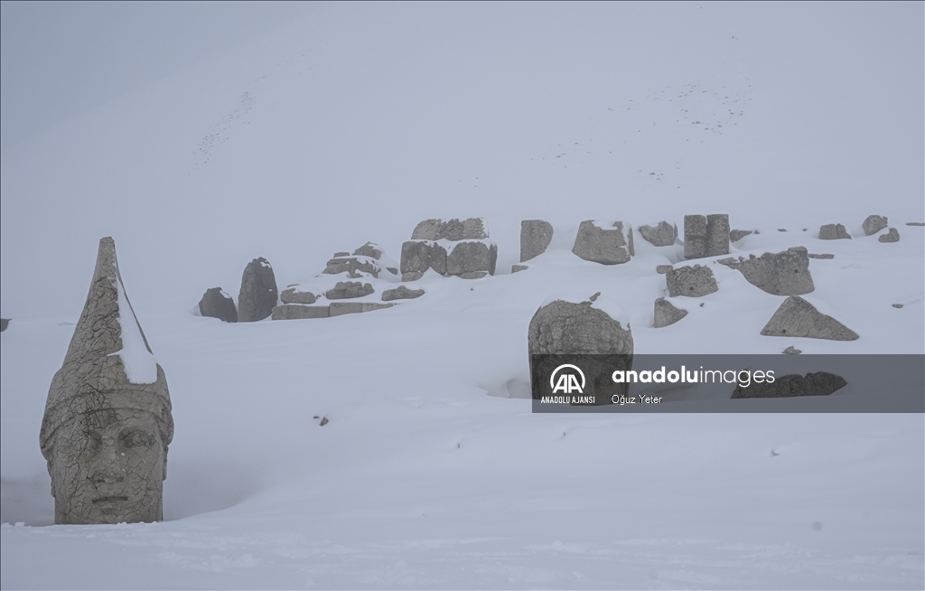 Nemrut Dağı Ören Yeri ziyaretçilerini ağırlıyor
