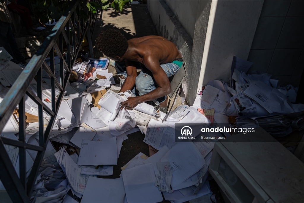 Haiti'de insanlar, çatışmalar nedeniyle mahallelerini zorunlu olarak terk ediyor