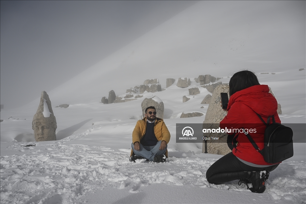 Nemrut Dağı Ören Yeri ziyaretçilerini ağırlıyor