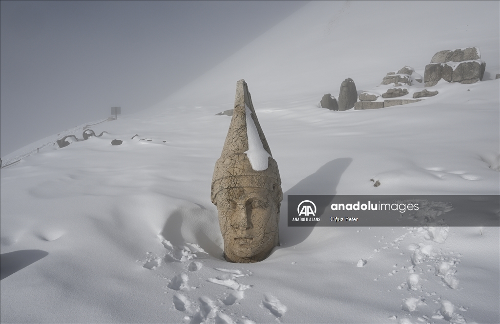 Nemrut Dağı Ören Yeri ziyaretçilerini ağırlıyor