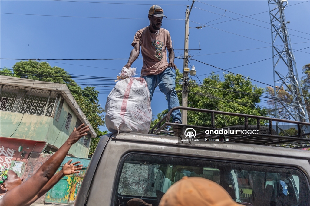 Haiti'de insanlar, çatışmalar nedeniyle mahallelerini zorunlu olarak terk ediyor