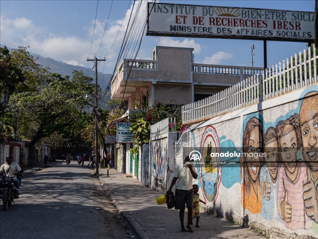 Haiti'de insanlar, çatışmalar nedeniyle mahallelerini zorunlu olarak terk ediyor