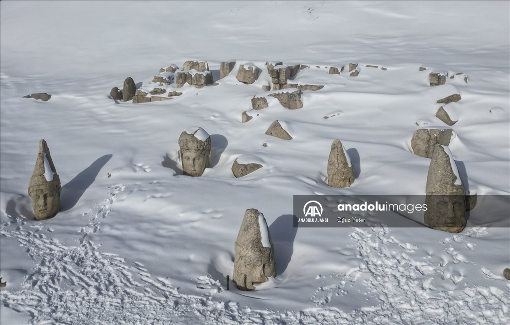 Nemrut Dağı Ören Yeri ziyaretçilerini ağırlıyor