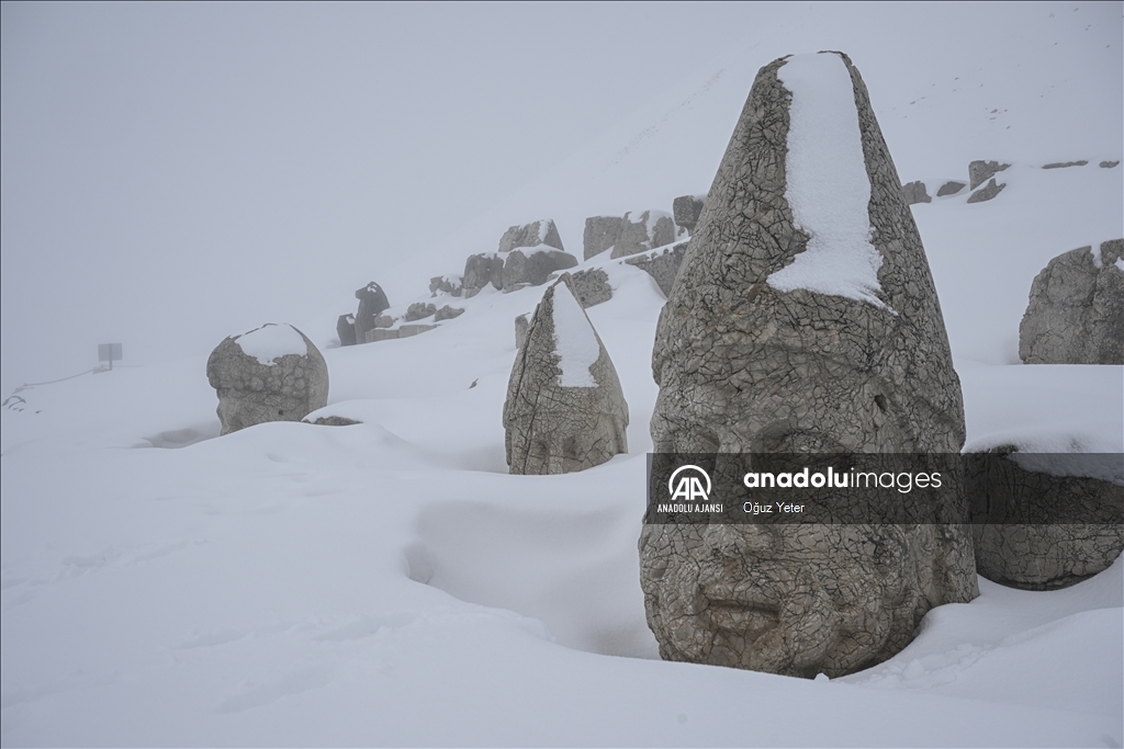 Nemrut Dağı Ören Yeri ziyaretçilerini ağırlıyor