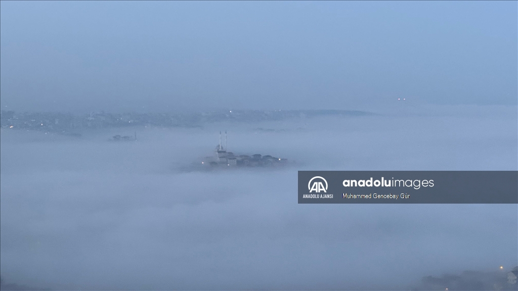 İstanbul’un yüksek kesimlerinde sis etkili oldu