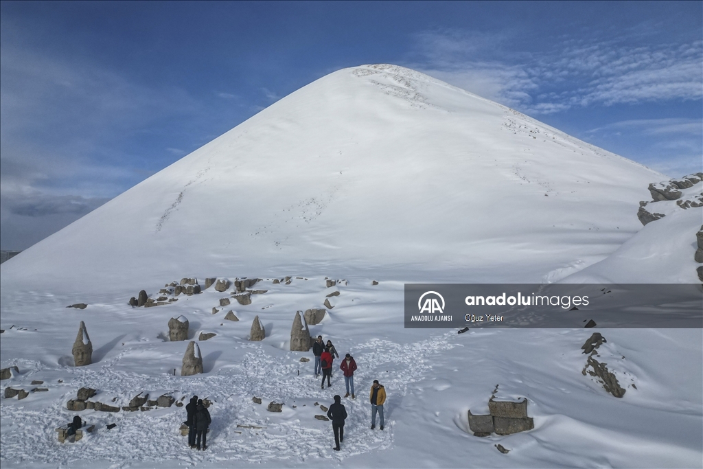 Nemrut Dağı Ören Yeri ziyaretçilerini ağırlıyor