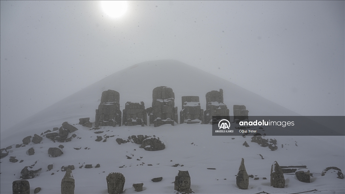 Nemrut Dağı Ören Yeri ziyaretçilerini ağırlıyor