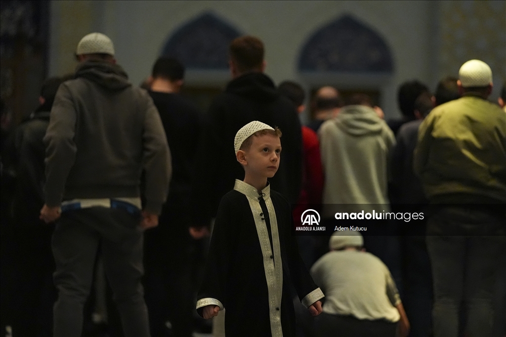 İstanbul'da ilk teravih namazı kılındı