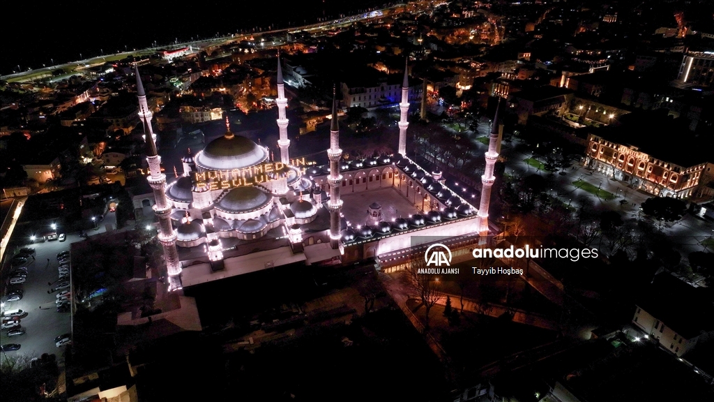 İstanbul'da ilk teravih kılındı